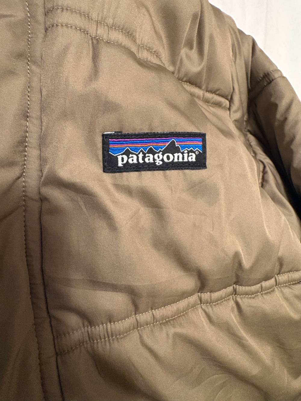 Patagonia kids Puffer Jacket in Olive - Picture 2 of 5